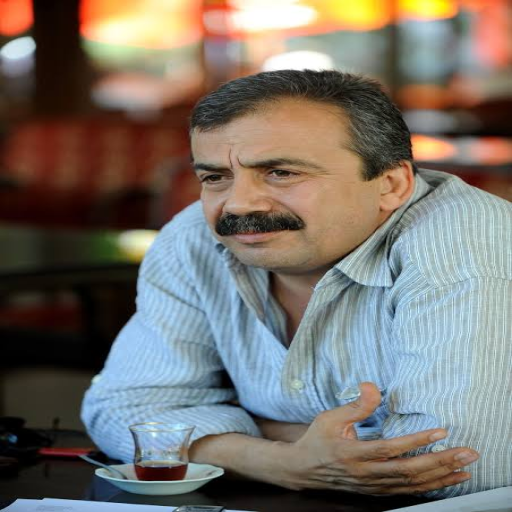 AZADİ 