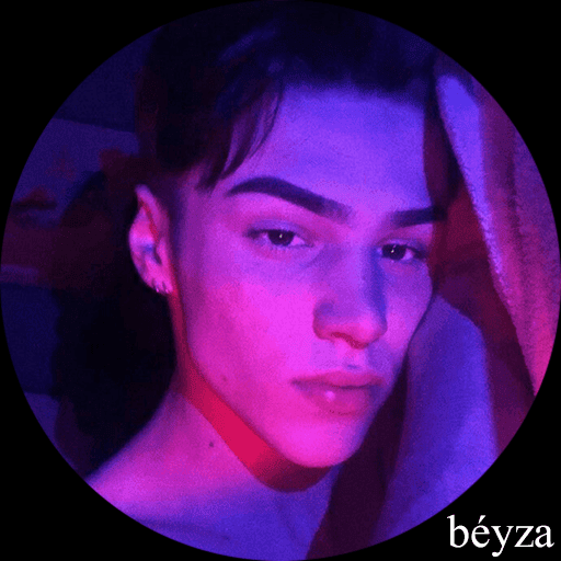 ☨